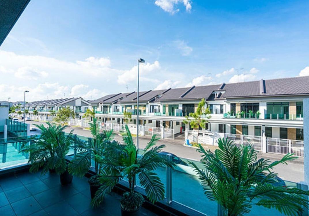 4-bedrm Ensuite Family Friendly House Near Aeon Bukit Indah Rumah liburan Johor Bahru
